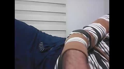 Snapshot of screw2 chatting on 02/20/26, 06:52 Evren online show from 02/20/26, 06:52