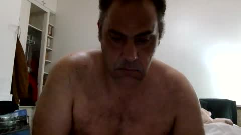 Snapshot of scubi007 chatting on 10/01/25, 09:43 scubi007 online show from 10/01/25, 09:43