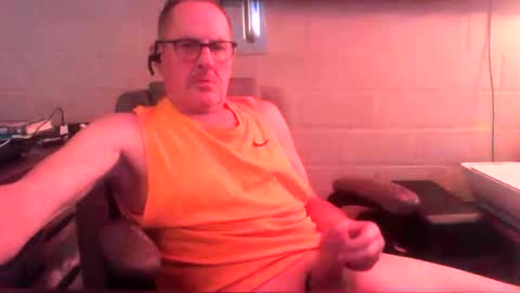 Snapshot of sdh69 chatting on 04/03/26, 03:32 eating pussy sucking dick online show from 04/03/26, 03:32