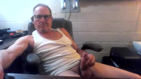Snapshot of sdh69 chatting on 04/14/26, 07:03 eating pussy sucking dick online show from 04/14/26, 07:03