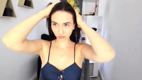 Kate online show from 09/17/25, 11:45