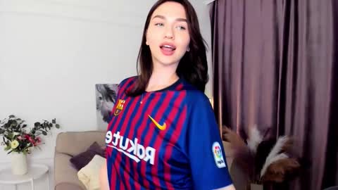 Kate online show from 09/18/25, 08:11