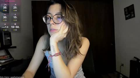 Aria Independent model online show from 10/18/25, 02:14