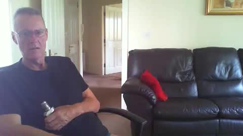 Snapshot of seakrait chatting on 10/31/25, 10:16 seakrait online show from 10/31/25, 10:16