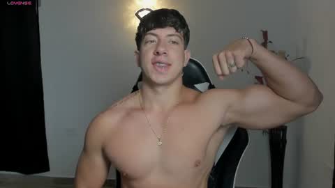 Snapshot of sean_brownx chatting on 06/24/26, 11:42 Sean online show from 06/24/26, 11:42