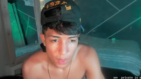 Snapshot of sean_scoth2 chatting on 12/14/24, 01:39 Sean Scoth online show from 12/14/24, 01:39