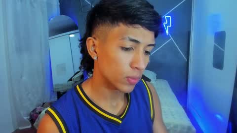 Snapshot of sean_scoth2 chatting on 02/23/25, 05:01 Sean Scoth online show from 02/23/25, 05:01