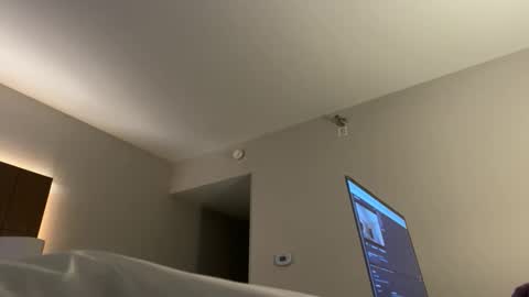 seanjohnsen online show from 11/19/25, 06:13