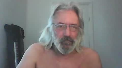 Snapshot of seantheflyer chatting on 05/17/26, 01:07 seantheflyer online show from 05/17/26, 01:07