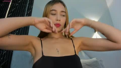 Snapshot of seattle_rousse chatting on 06/01/26, 01:02 Rosie online show from 06/01/26, 01:02