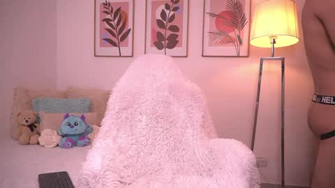 Snapshot of sebas_cat chatting on 06/07/26, 01:37 Sebastian Alvarez online show from 06/07/26, 01:37
