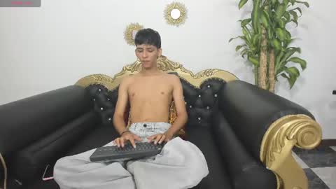 Snapshot of sebas_cat chatting on 06/21/26, 07:27 Sebastian Alvarez online show from 06/21/26, 07:27