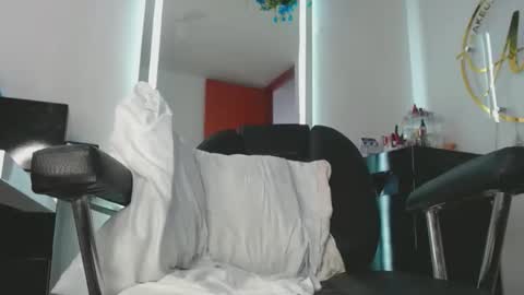 Snapshot of sebas_diaz_ chatting on 04/29/26, 05:30 online show from 04/29/26, 05:30