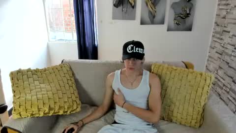 Snapshot of sebas_jusa chatting on 07/15/26, 12:43 sebas jusa online show from 07/15/26, 12:43