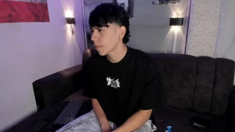 sebas_pretty7 online show from 04/01/26, 12:28