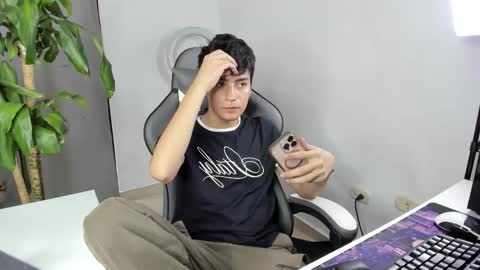 sebastian online show from 03/11/26, 04:35