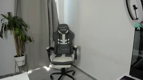 sebastian online show from 04/10/26, 03:50