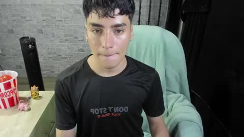 Snapshot of sebas_rosse chatting on 06/24/26, 12:09 sebastian online show from 06/24/26, 12:09