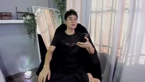 Snapshot of sebas_rosse chatting on 07/15/26, 09:53 sebastian online show from 07/15/26, 09:53