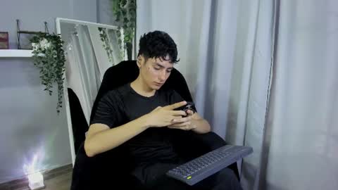 Snapshot of sebas_rosse chatting on 07/16/26, 10:38 sebastian online show from 07/16/26, 10:38