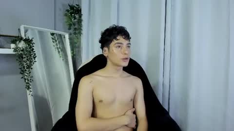 Snapshot of sebas_rosse chatting on 07/18/26, 10:57 sebastian online show from 07/18/26, 10:57