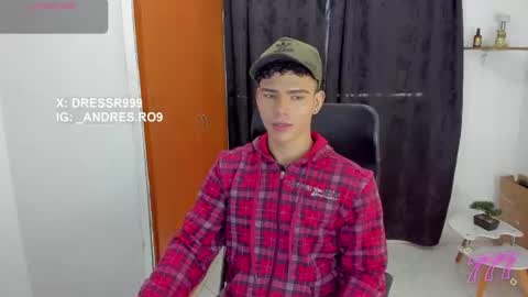 Snapshot of sebascuterouss chatting on 06/11/26, 01:53 sebas 3 online show from 06/11/26, 01:53