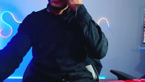 Sebastian online show from 12/18/25, 08:53