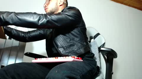 Sebastian online show from 04/06/26, 04:46