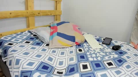 Snapshot of sebastian_0422 chatting on 01/29/25, 10:43 sebastian 0422 online show from 01/29/25, 10:43