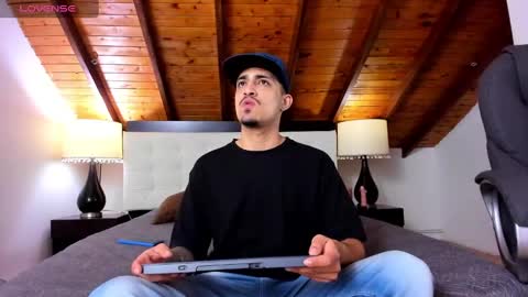 Sebastian Berne online show from 02/10/25, 07:38