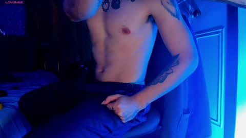 Snapshot of sebastian_foxter chatting on 01/30/25, 12:18 Sebastian online show from 01/30/25, 12:18