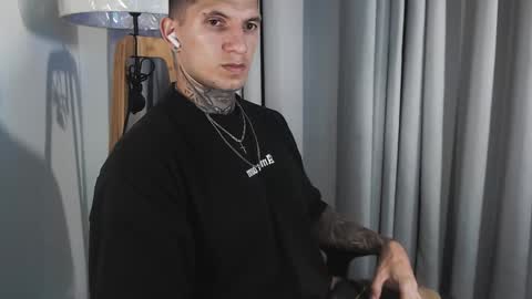 Snapshot of sebastian_muss chatting on 09/10/25, 11:16 Sebastian online show from 09/10/25, 11:16