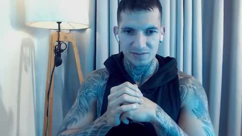 Snapshot of sebastian_muss chatting on 09/17/25, 09:05 Sebastian online show from 09/17/25, 09:05