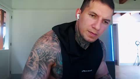 Snapshot of sebastian_muss chatting on 05/14/26, 06:47 Sebastian online show from 05/14/26, 06:47