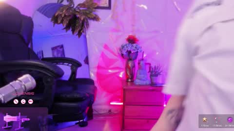     .  INDEPENDENT MODEL online show from 02/18/26, 07:32