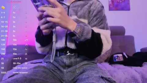     .  INDEPENDENT MODEL online show from 02/22/26, 12:36