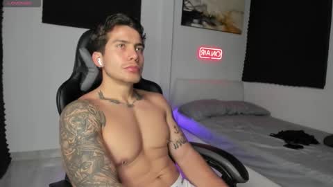 Lucian Sinclair online show from 11/08/25, 01:39