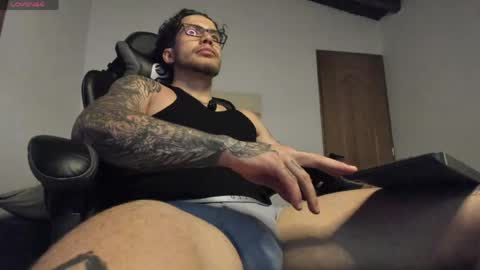 Snapshot of sebastianortizm chatting on 05/29/26, 02:53 Lucian Sinclair online show from 05/29/26, 02:53