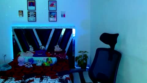 Snapshot of sebasxxl12 chatting on 05/17/26, 12:41 Sebas online show from 05/17/26, 12:41