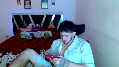 Snapshot of sebasxxl12 chatting on 05/27/26, 02:03 Sebas online show from 05/27/26, 02:03