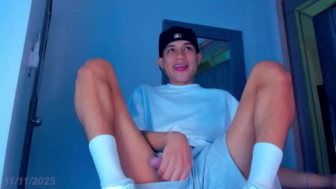 Sebastian online show from 11/11/25, 08:09