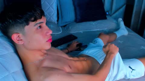 Sebastian online show from 11/25/25, 01:33