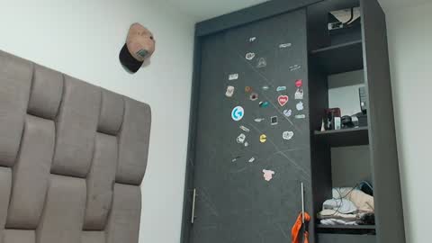 Snapshot of sebolaz chatting on 12/29/24, 06:03 ryan miller online show from 12/29/24, 06:03