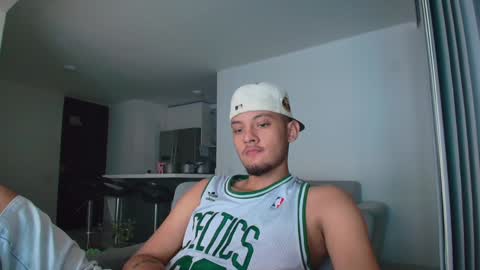 Snapshot of sebolaz chatting on 01/07/25, 05:01 ryan miller online show from 01/07/25, 05:01