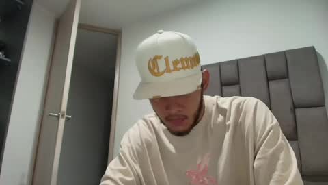 Snapshot of sebolaz chatting on 02/12/25, 03:29 ryan miller online show from 02/12/25, 03:29