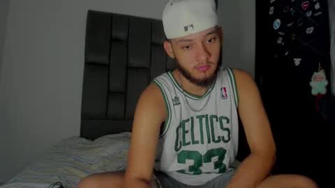 Snapshot of sebolaz chatting on 10/31/25, 04:35 ryan miller online show from 10/31/25, 04:35