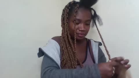 Snapshot of secil3274 chatting on 06/11/26, 01:05 secil3274 online show from 06/11/26, 01:05