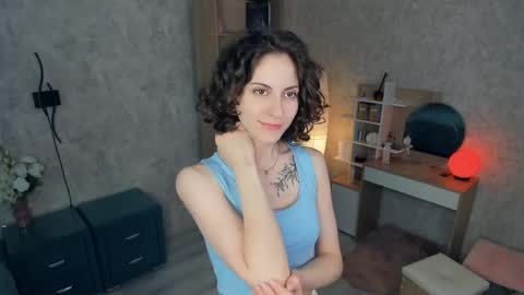 Mia online show from 05/27/26, 06:32