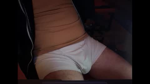 Snapshot of secret_neighbor_ chatting on 10/05/25, 03:05 secret_neighbor_ online show from 10/05/25, 03:05