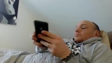 Simon online show from 02/17/25, 01:32